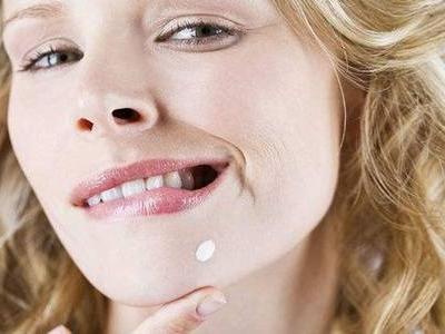 女人下巴長痘痘是怎么回事  2種小方式迅速消除臉上青春痘