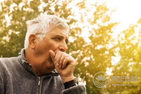 秋天咳嗽能刮痧嗎?咳嗽刮痧的方法有哪些?-易網健康<a href=http://m.logojc.com/jkys/ target=_blank class=infotextkey>養生</a>網 秋天咳嗽能刮痧嗎?咳嗽刮痧的方法有哪些?