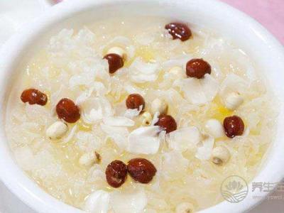 炎熱夏季容易失眠 百合料理助你改善睡眠