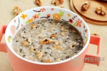 霜降養生粥有哪些?霜降養生粥功效是什么?-易網<a href=http://m.logojc.com/ target=_blank class=infotextkey>健康養生</a>網 霜降養生粥有哪些?霜降養生粥功效是什么?