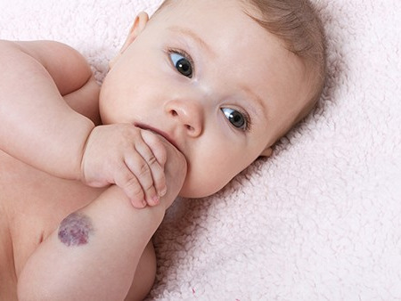 兒童的秋季<a href=http://m.logojc.com/jkys/ target=_blank class=infotextkey>養(yǎng)生</a>常識(shí),寶爸寶媽你們真的清楚嗎-易網(wǎng)<a href=http://m.logojc.com/ target=_blank class=infotextkey>健康養(yǎng)生</a>網(wǎng) 兒童的秋季<a href=http://m.logojc.com/jkys/ target=_blank class=infotextkey>養(yǎng)生常識(shí)</a>,寶爸寶媽你們真的清楚嗎