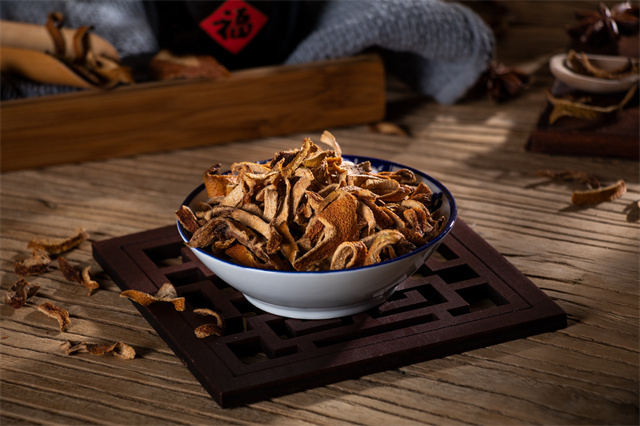 秋季適合吃陳皮嗎?陳皮該怎么食用?-易網<a href=http://m.logojc.com/ target=_blank class=infotextkey>健康養生</a>網 秋季適合吃陳皮嗎?陳皮該怎么食用?