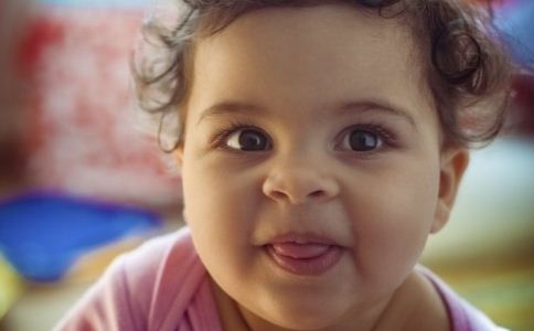 怎樣把握照明度保護寶寶視力 如何保護寶寶視力 寶寶的視力發育 3歲寶寶視力