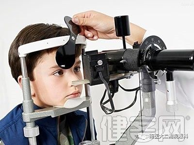 秋季到了寶寶頻繁眨眼，寶媽千萬別掉以輕心！