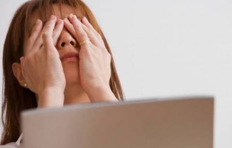 眼睛紅腫發癢是怎么回事? 眼睛紅腫發癢是怎么回事?