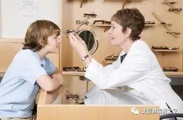 驗(yàn)光配鏡前為什么先查瞳距? 驗(yàn)光配鏡前為什么先查瞳距?