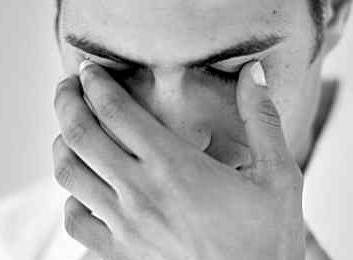 眼睛紅腫發癢是怎么回事? 眼睛紅腫發癢是怎么回事?