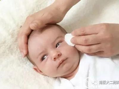 先天性淚道阻塞如何進行按摩？