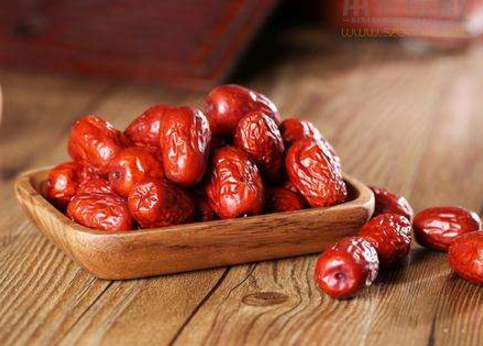 紅棗吃多了會上火嗎-易網健康<a href=http://m.logojc.com/jkys/ target=_blank class=infotextkey>養生</a>網 紅棗吃多了會上火嗎