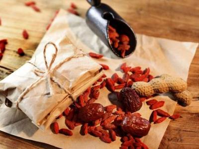 淮杞丹參烏雞湯——調(diào)補(bǔ)氣血健脾開(kāi)胃