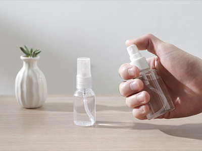 醫(yī)用酒精放車里會自燃嗎，車內可以用酒精消毒嗎