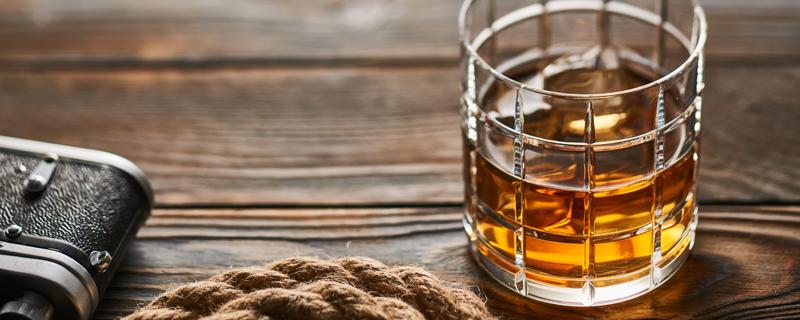 馬蜂酒的功效與作用(馬蜂酒的注意事項)-易網健康<a href=http://m.logojc.com/jkys/ target=_blank class=infotextkey>養生</a>網 馬蜂酒的功效與作用(馬蜂酒的注意事項)