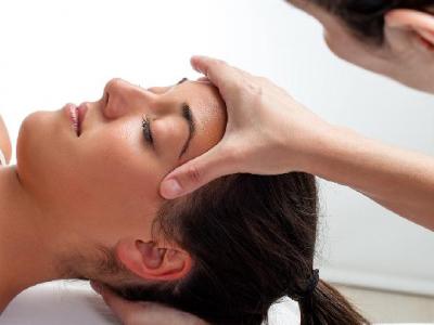 中醫如何通過按摩治療頸椎病 老中醫推薦頸部按摩保健四手法