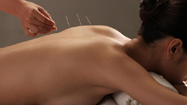 出現耳鳴癥狀怎么緩解效果好 吃水果配合針灸治療可緩解耳鳴癥狀