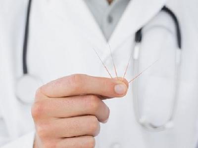 女性痛經(jīng)怎么快速解決？中醫(yī)針灸扎穴位可快速緩解痛經(jīng)癥狀