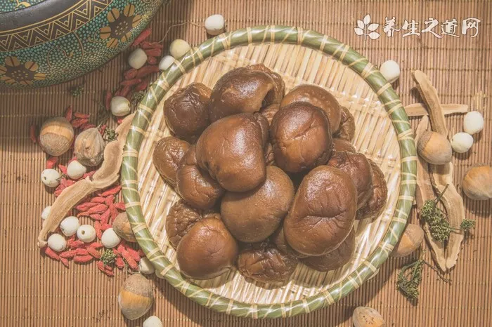 吃蘑菇中毒吃什么解毒-易網<a href=http://m.logojc.com/ target=_blank class=infotextkey>健康養生</a>網 吃蘑菇中毒吃什么解毒