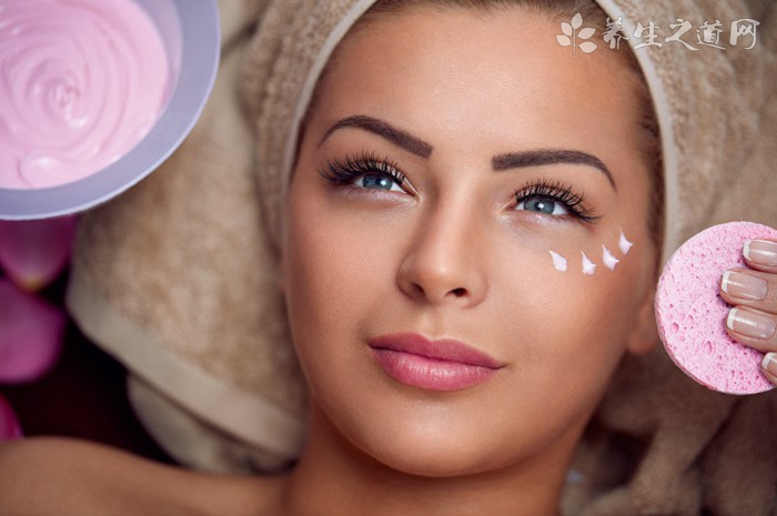 用礦泉水噴臉好嗎