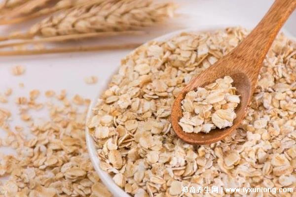 中醫為什么不建議燕麥片,傷脾胃/易上火(3種人不宜吃)-易網<a href=http://m.logojc.com/ target=_blank class=infotextkey>健康養生</a>網 中醫為什么不建議燕麥片,傷脾胃/易上火(3種人不宜吃)