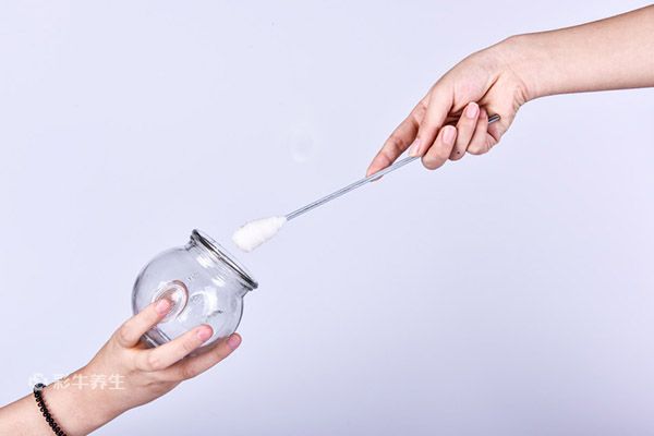 拔罐多久一次合適-易網(wǎng)健康<a href=http://m.logojc.com/jkys/ target=_blank class=infotextkey>養(yǎng)生</a>網(wǎng) 拔罐多久一次合適